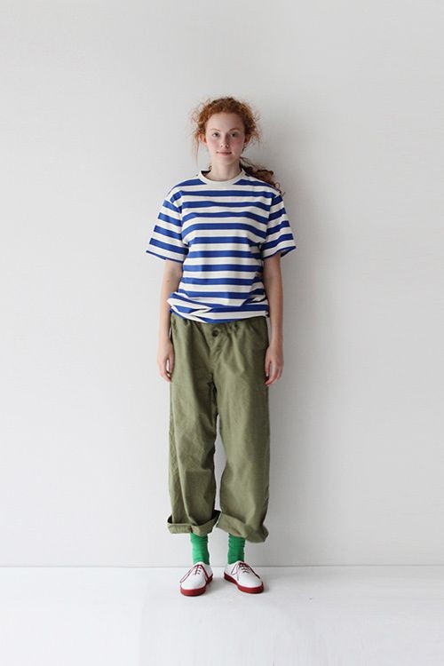 军绿色和藏蓝色裤子哪个好看,军绿色裤子和黑色裤子哪个好看