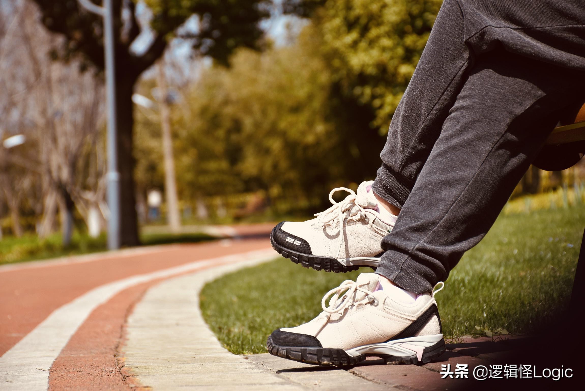 用双脚丈量天地,用脚丈量世界徒步行走