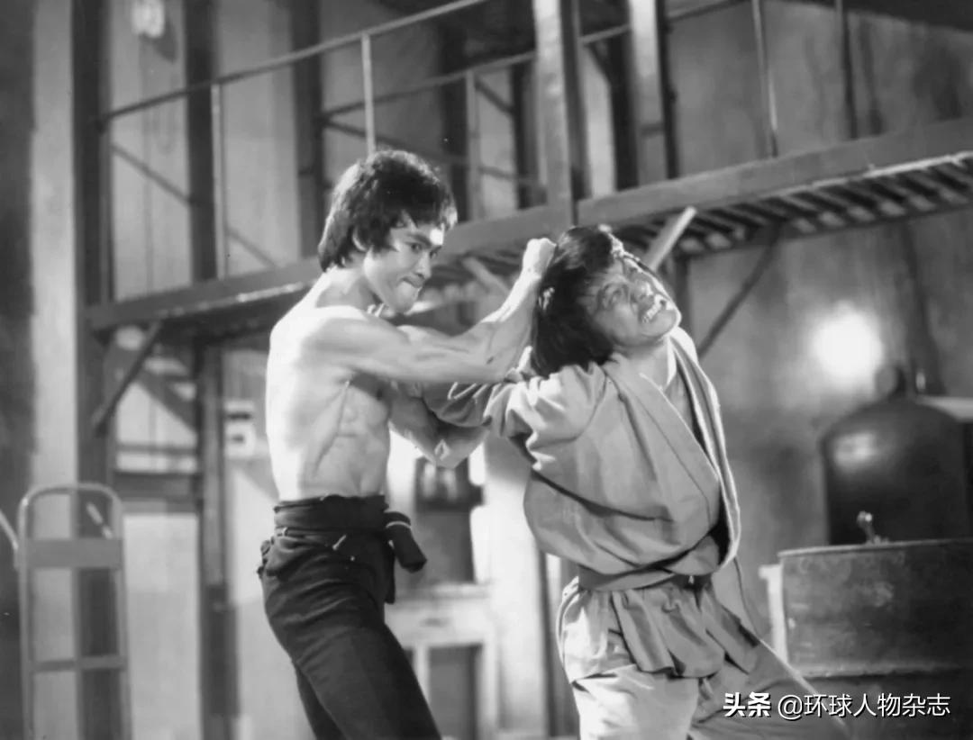 你有神功我有科学,你有科学我有神功讲的什么