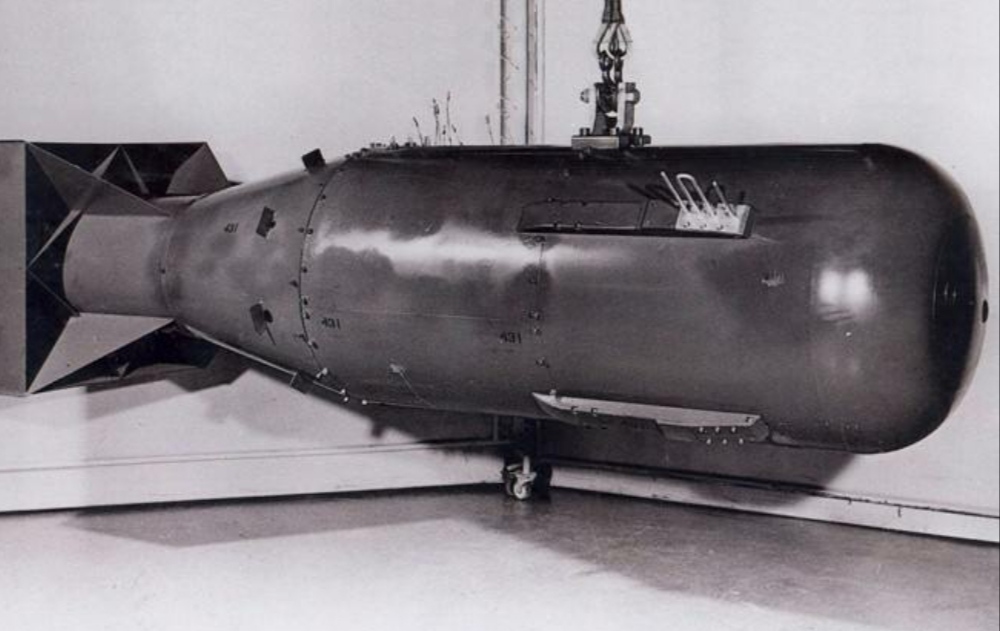 他被称作英国毒王，死后尸体不能被火化，棺材足足半米厚