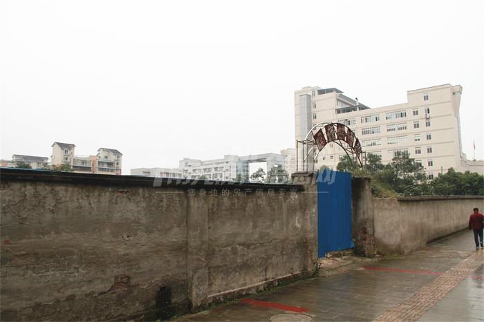 南充鸿通翡翠城紫云府建设现状,南充鸿通檀府最新房价