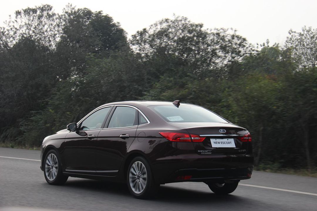 试驾福睿斯三缸手动,福睿斯三缸真的抖动厉害吗