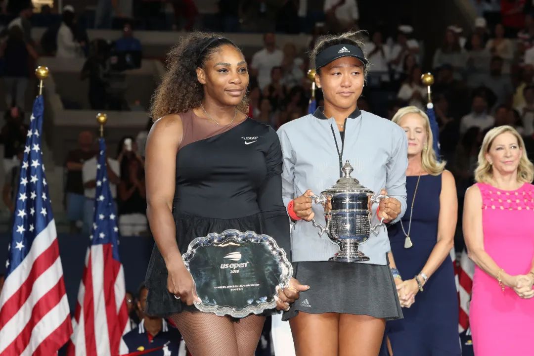 弃美入日，这位日本“黑人”姑娘，为什么能成为体坛圈钱女王？