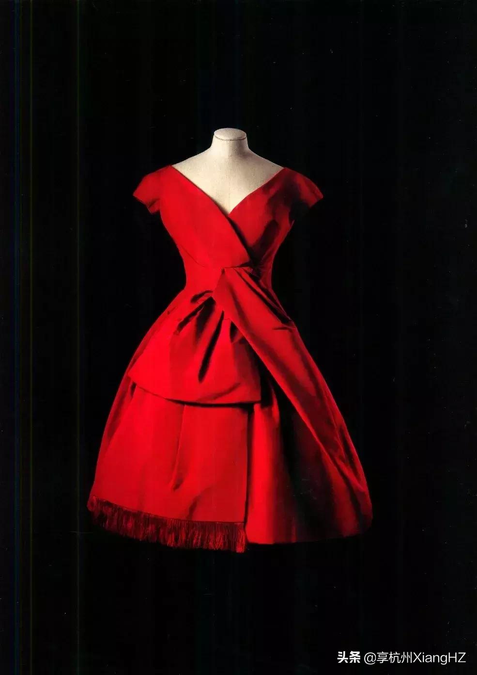 迪奥1997旗袍秋冬大秀 (迪奥1953时装展图片)