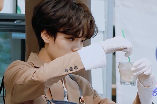 奇妙的食光毕雯珺上脚的鞋子,奇妙的食光毕雯珺主题曲