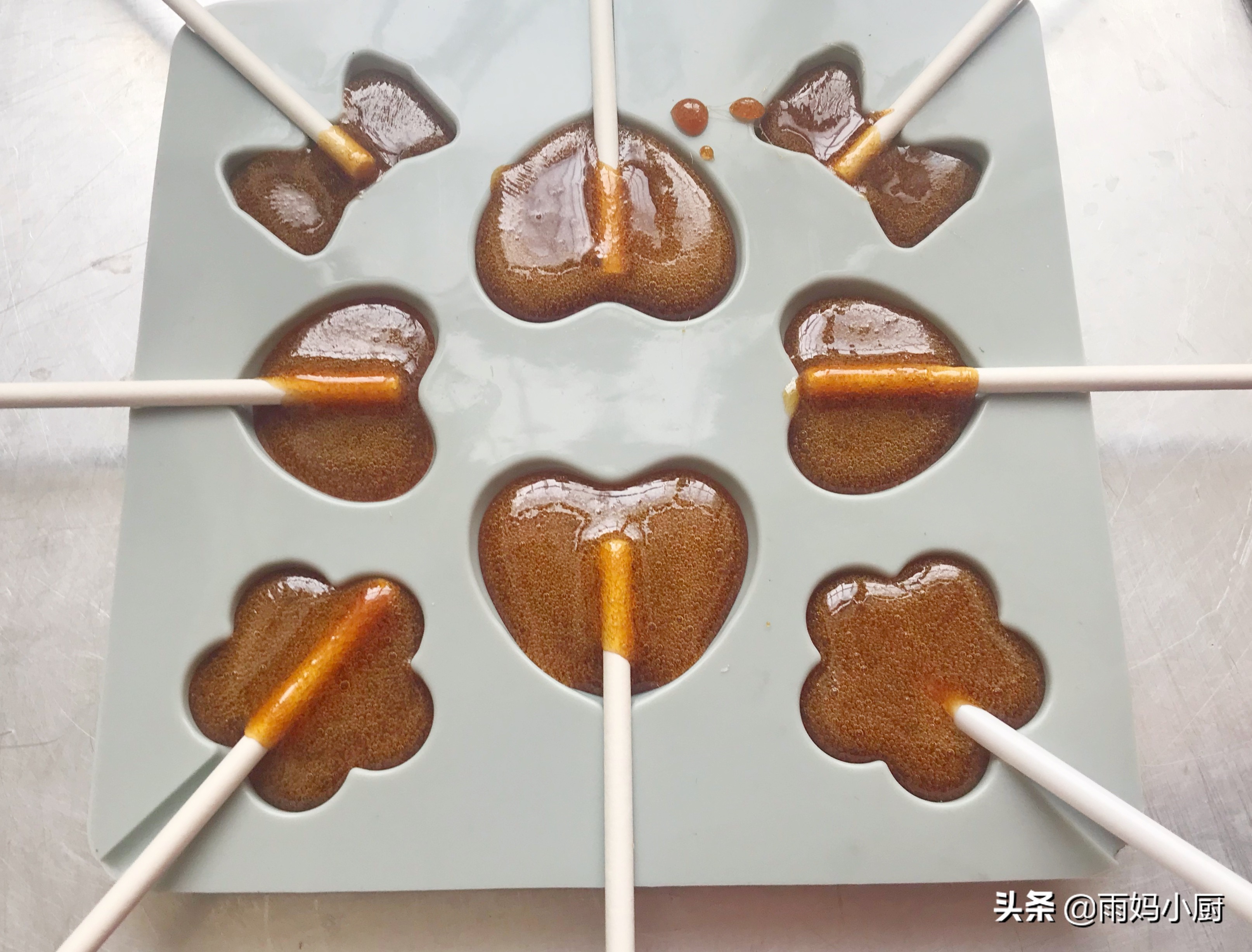 白糖雪梨的正确做法润肺止咳,用雪梨和冰糖做棒棒糖