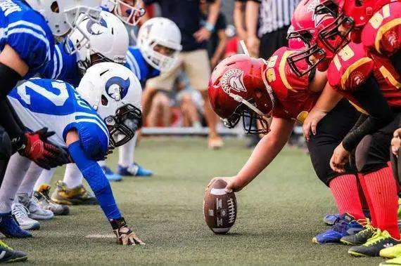 苍蝇小子绘本讲的是什么,cansamplayfootball英语绘本