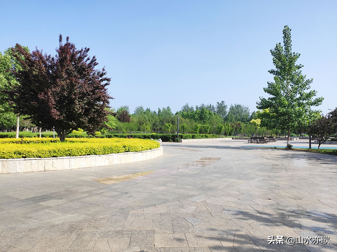 石家庄高新区这座公园，绿草茵茵电船驰行，还有两座别致的网红桥