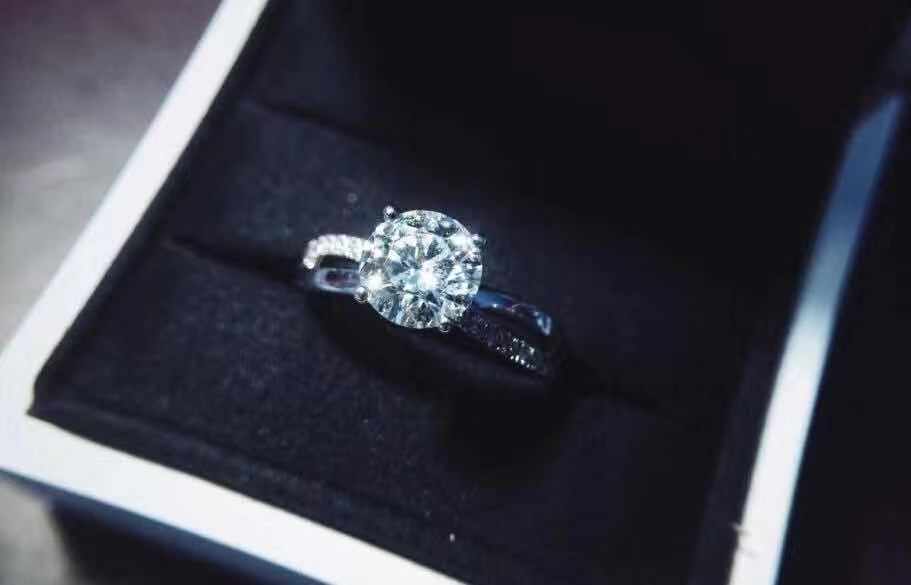 世界上的天然钻石,世界上有没有人造钻石