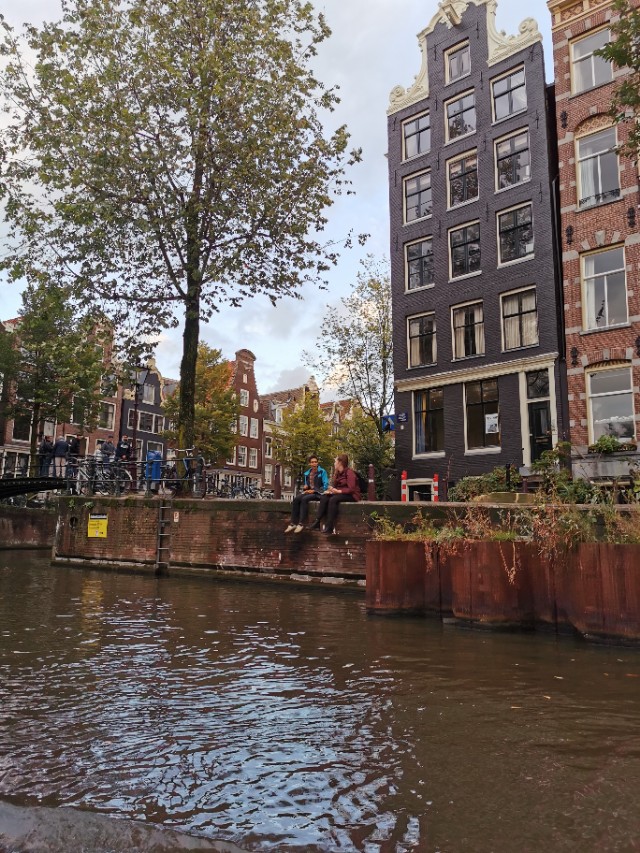 *麻大**味浓的街道，蜂拥的游客—欧洲之旅（五）