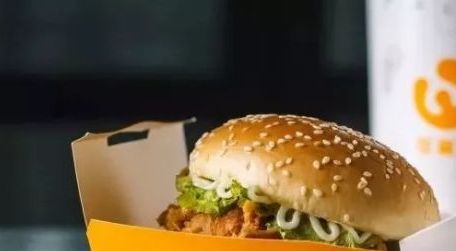 “山寨大王”的逆袭：仅一家直营店，年入高达23亿元