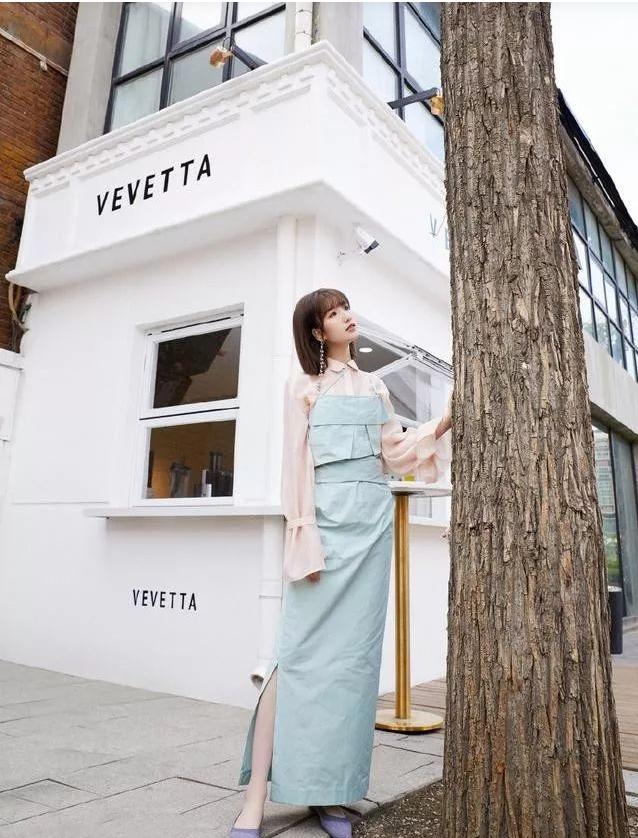 中年女人喜欢粉色衣服,中年女士穿搭颜色技巧