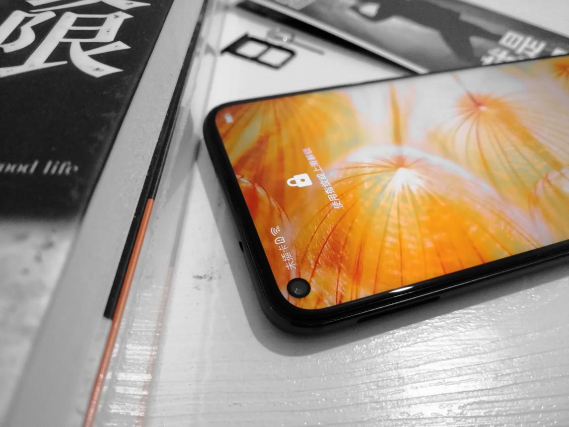 2999的荣耀v20值得购买吗,2999的荣耀v20对比华为mate20