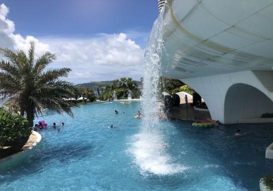 30平方米超大泳池,2000平无边泳池