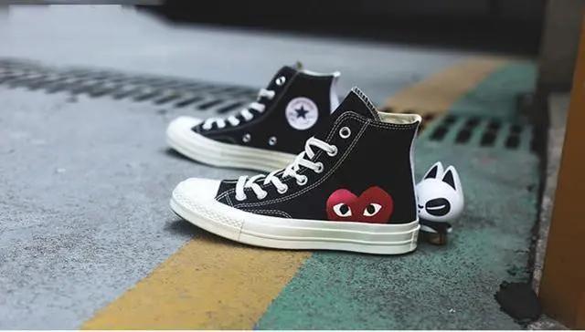 明星穿匡威经典款高帮,跟着明星学穿搭黑色匡威