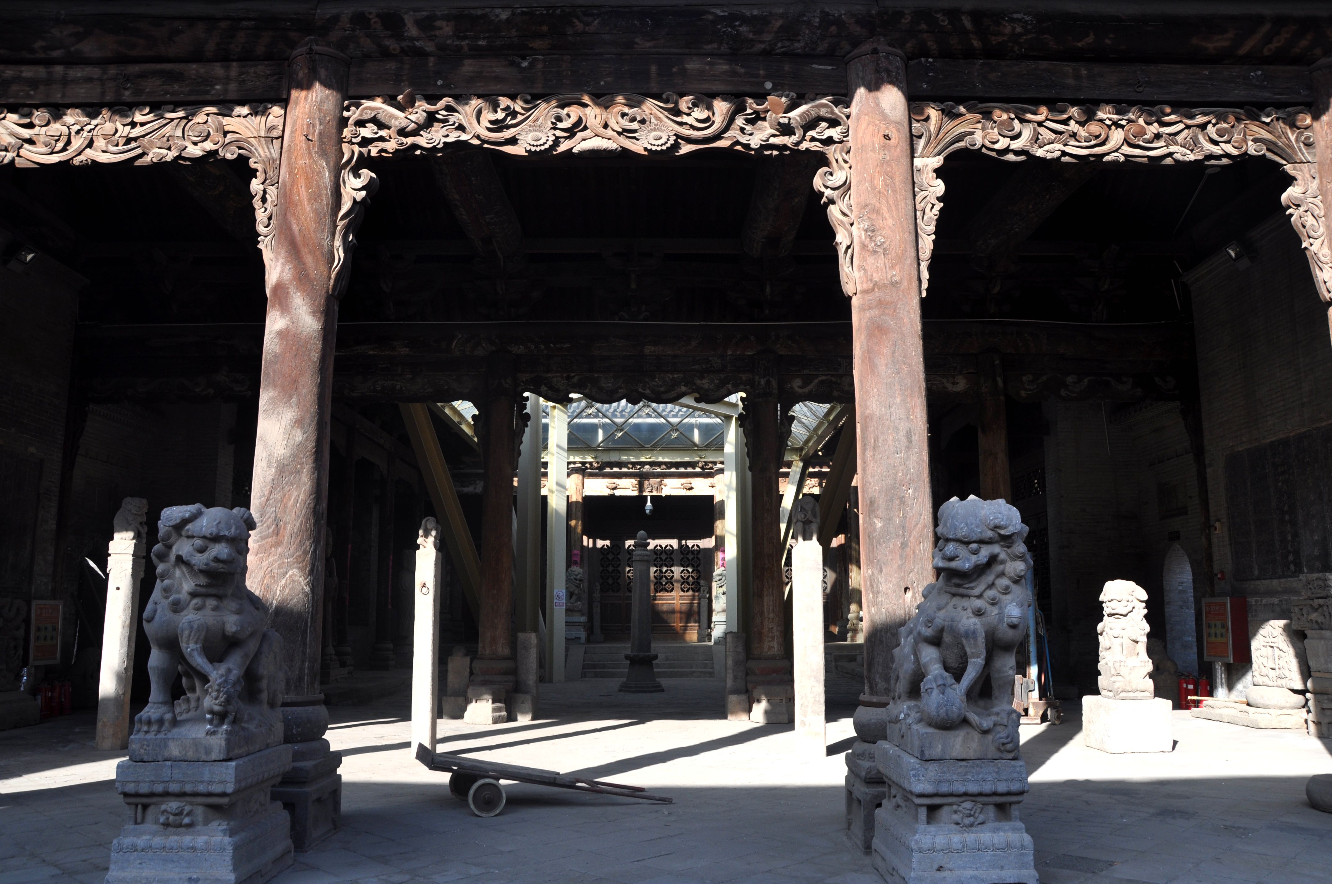 走出古色古香的大悲院,有一种欲说还休的感觉无以言表