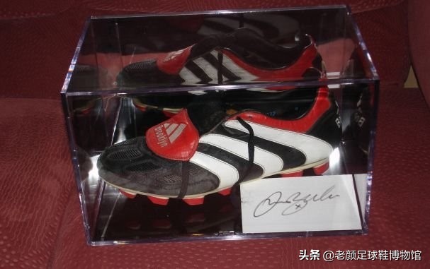 踢翻米兰王朝的贾府少年，身背“杀人犯、强奸犯”恶名的荷兰锋霸