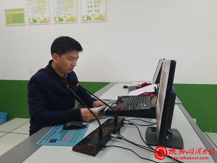 爱心捐赠进校园寒冬温情暖人心,乡村小学爱心捐赠活动简报