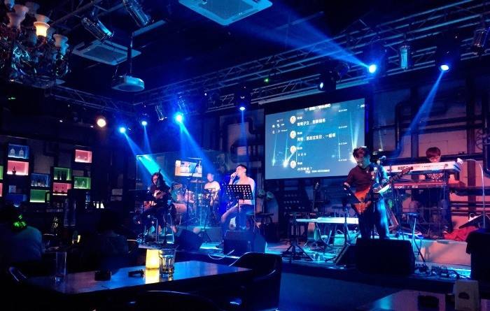 女人对婚外情为什么来者不拒,两个女生同时主动追你该怎么拒绝