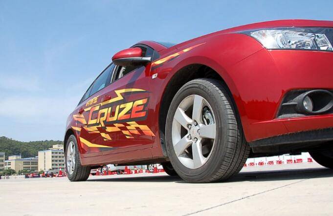 二手13年科鲁兹1.6自动挡值多少钱,颜值和动力的二手车1万块