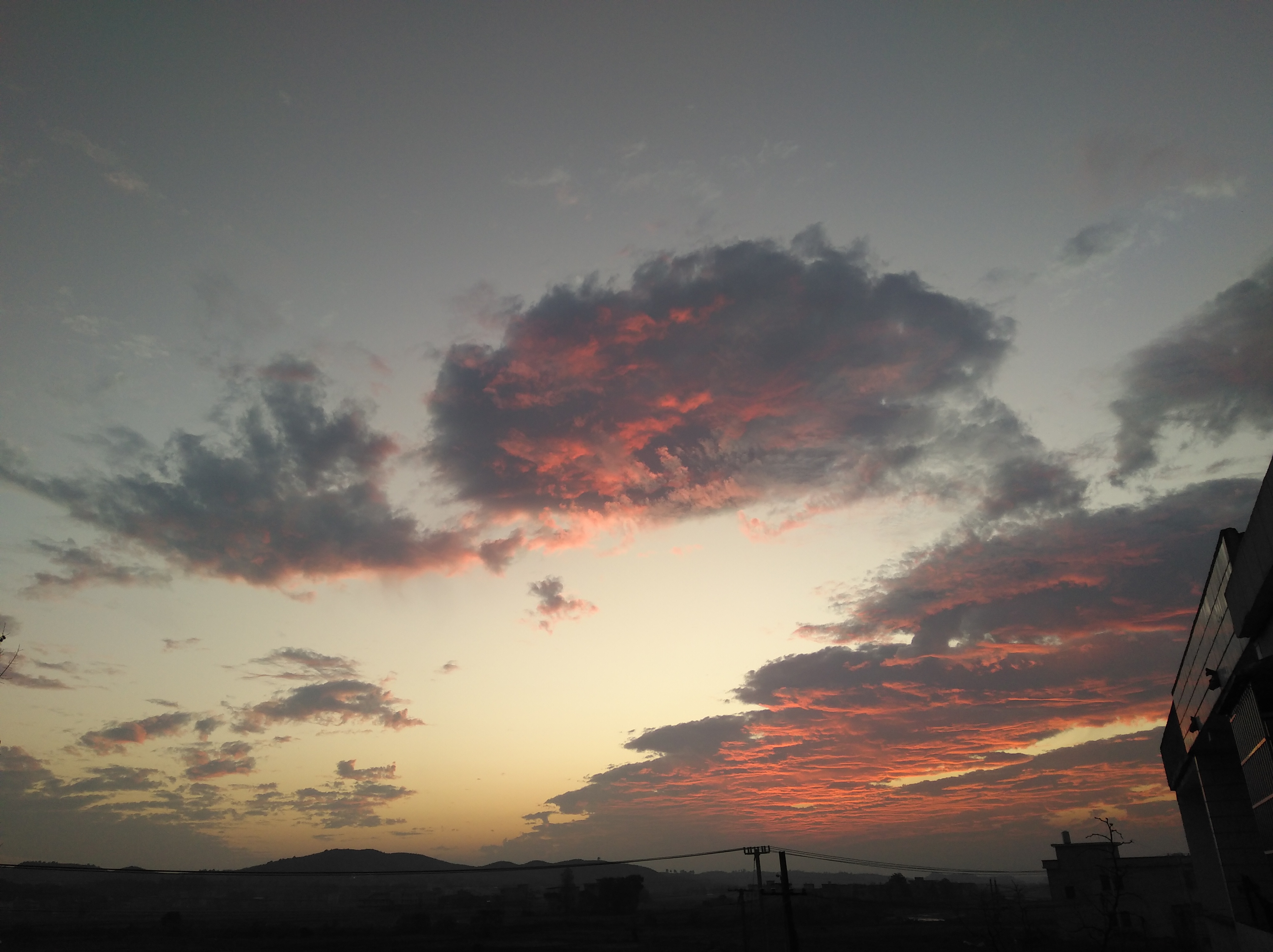 大过年被亲妈诅咒不得好死，“天下无不是的父母”纯属放屁