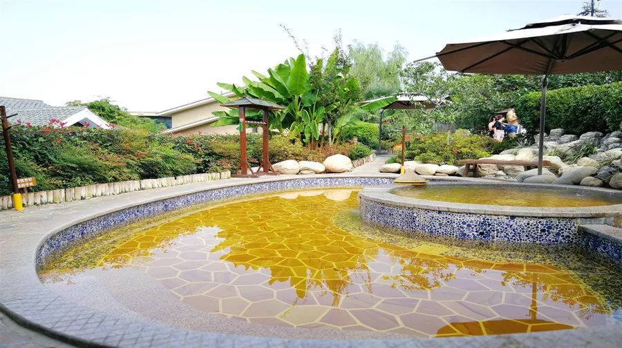 太白山凤凰温泉299住宿套餐,5.1假期太白山凤凰温泉门票团购