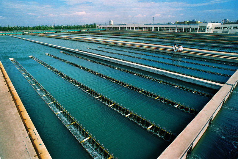 自来水到底从何而来,自来水是从河里搞出来的吗