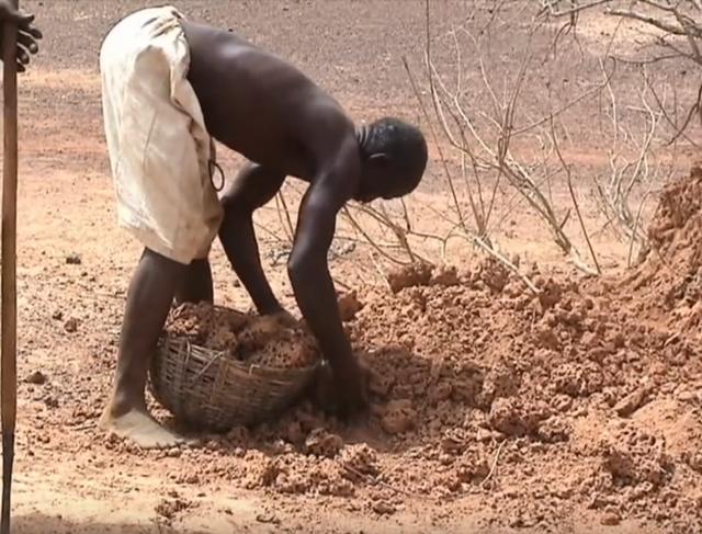 黑人跨入铁器时代的关键！揭秘两千年前的黑人冶铁术，包教不包会