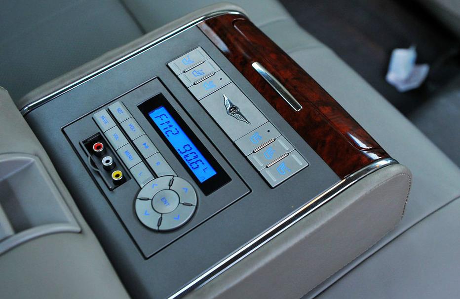 奇瑞曾经最高端的轿车,奇瑞早年豪华车