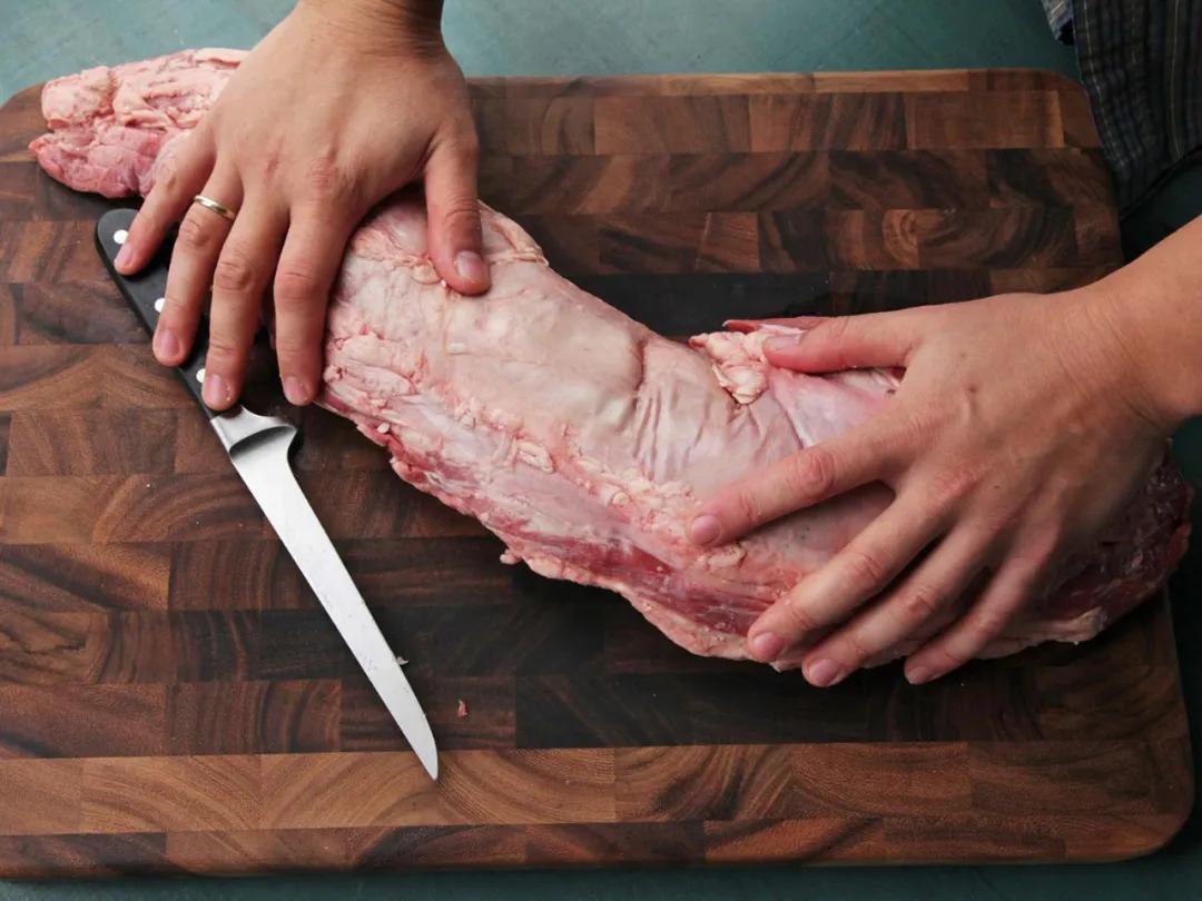 牛排鉴别小技巧,教你怎么辨别牛排