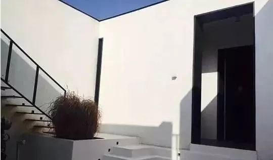 她给破败乡村动了个大手术，2年跨进“后现代”，艺术青年扎堆