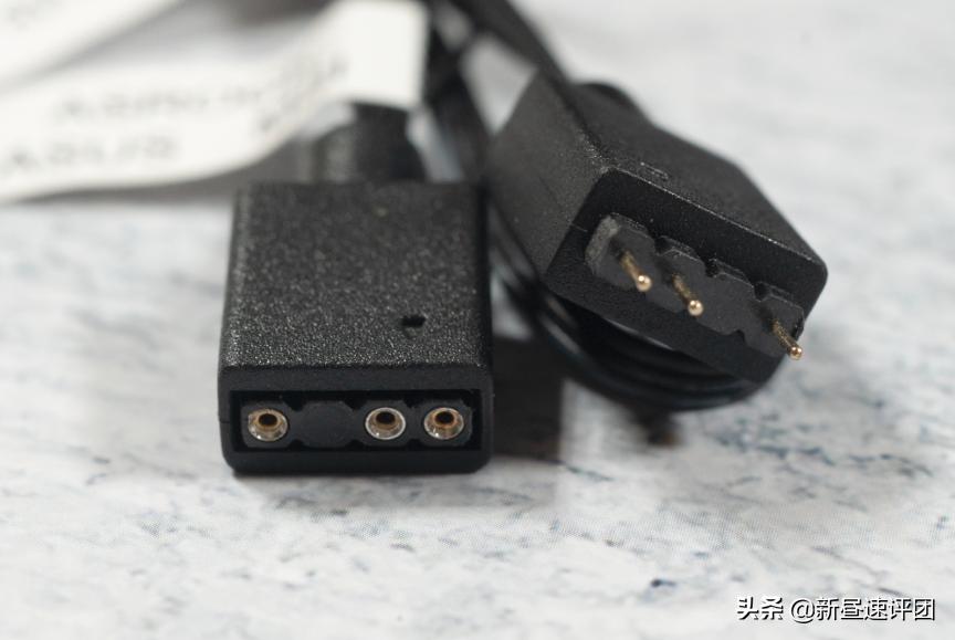 如何知道机箱是支持rgb还是argb,机箱自带的rgb如何使用