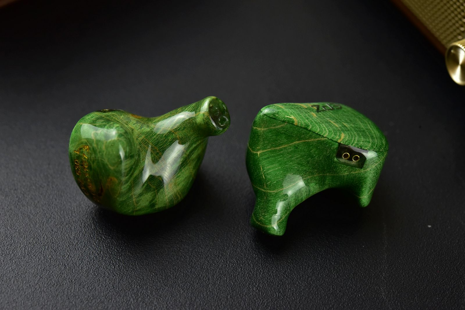 见识见识国产耳机诚意，5动铁声扬顶着堆料骂名平衡行业旗舰高价