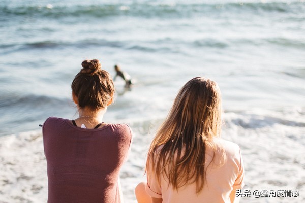 恋爱女生为什么会胡思乱想,恋爱时候女生为什么更喜欢抱抱