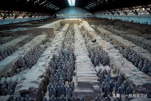 秦兵马俑三个坑有什么共同的特点,秦兵马俑一二三坑详解