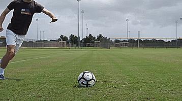 长传球的五个步骤,精准长传教学