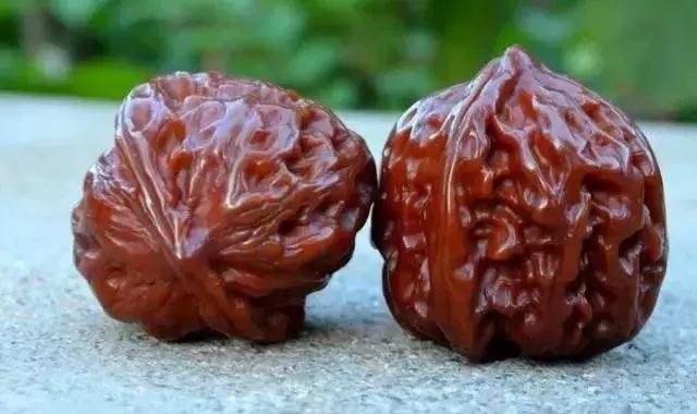 文玩核桃尖裂了怎么修,文玩核桃尖头怎么处理