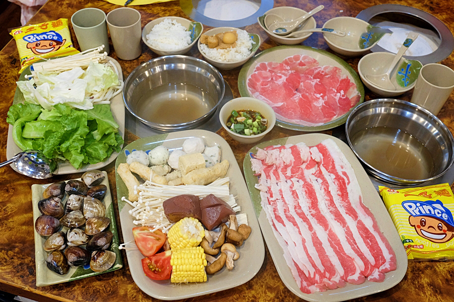 日本火锅和韩国火锅对比,中国的火锅vs俄罗斯火锅