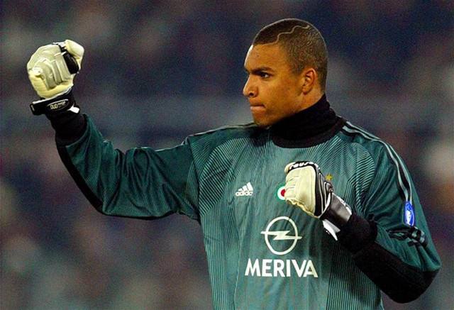 托尔多单场扑出5个点球,00年欧洲杯托尔多扑出五个点球