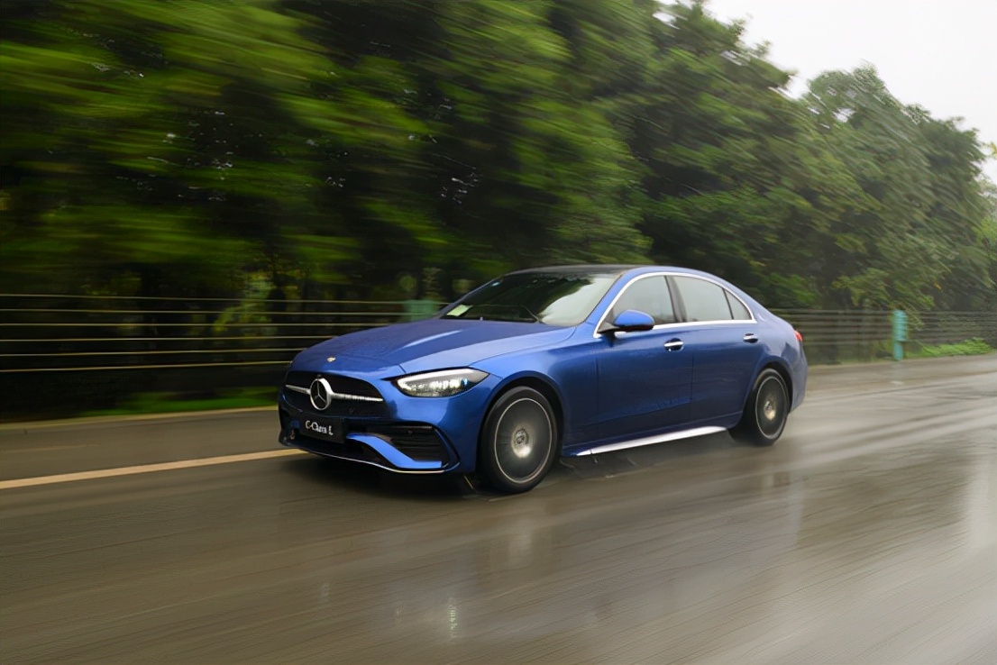 沃尔沃s60和奔驰c哪个值得入手,沃尔沃s60对比奔驰c驾驶感受