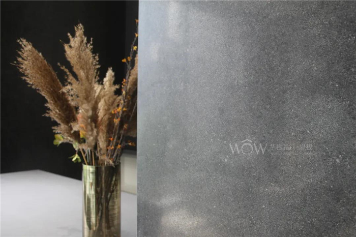 最具建筑感总部展厅亮相！华岩品致打造“百店百面”赋能“牛商”