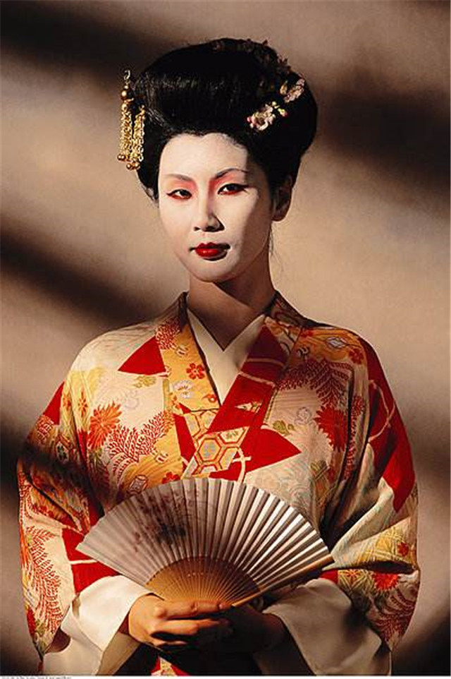 日本贵族折扇特色,日本折扇和中国折扇有什么区别