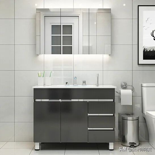 卫生间浴室柜怎么选才能不踩坑,卫生间浴室柜该怎么正确选择