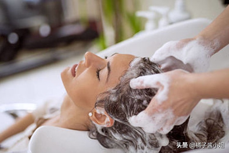 产后头发脱落厉害怎么办,产后头发掉得特别严重怎么调理