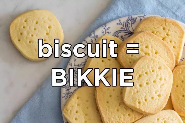 澳美籍老师自曝课堂社死瞬间:听不懂学生讲澳俚语,人字拖成丁字裤