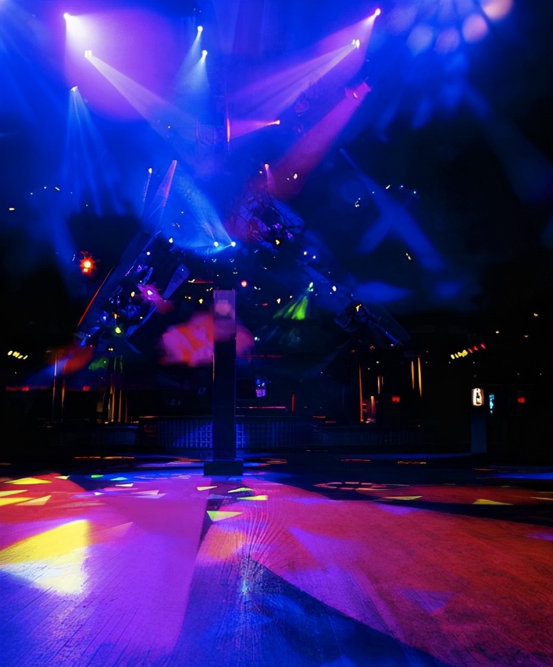 勇闯一次武汉歌舞厅？保证你30分钟抱头逃走，实在是太野了