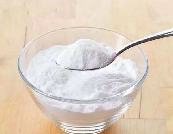 家里饮水机如何清洗里面的污垢,家里饮水机桶脏了怎么清洗