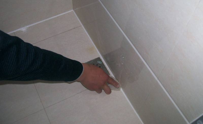 高温下玻璃怎么会发黑,玻璃时间久白蒙蒙的如何处理