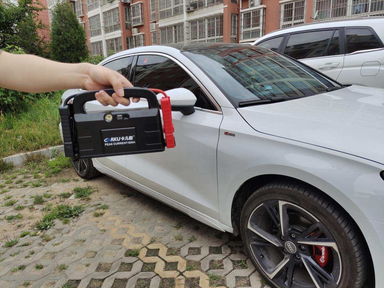 卡儿酷汽车应急启动电源怎样使用,卡儿酷汽车启动电源使用详细操作