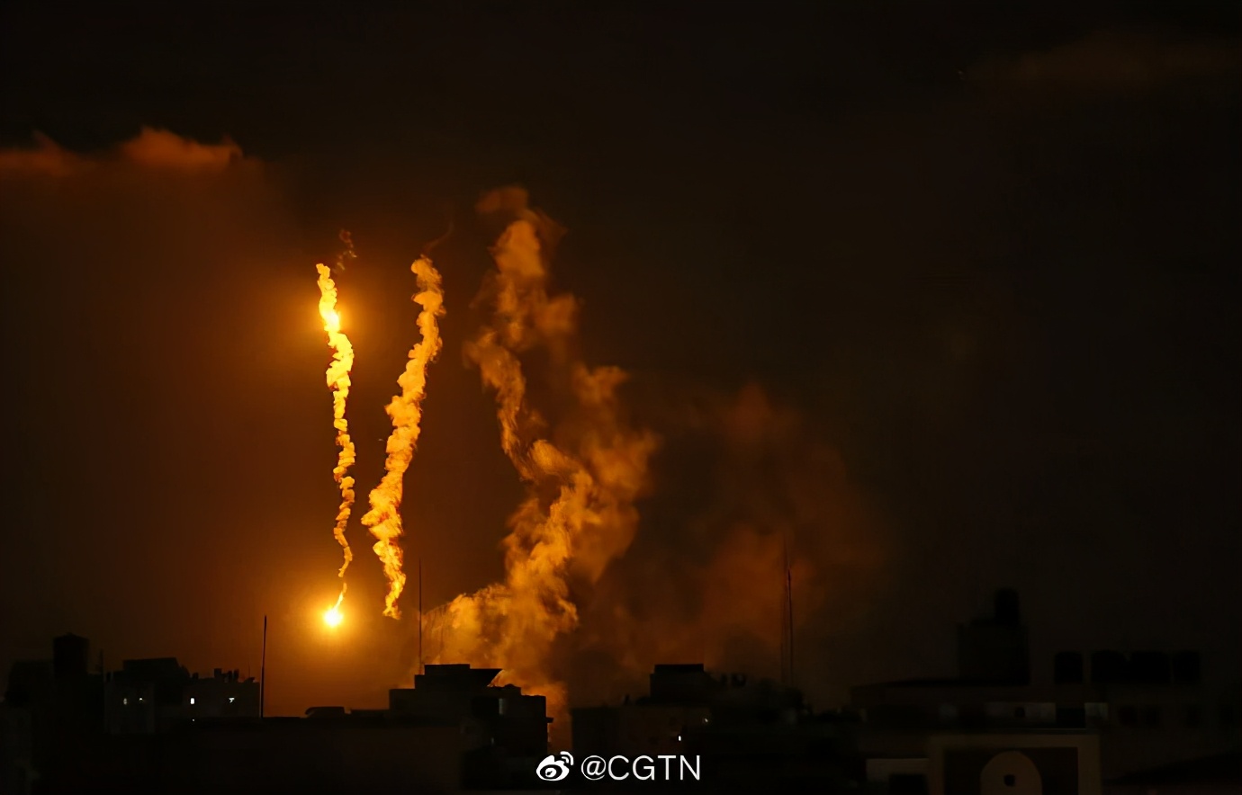 国务委员兼外长王毅主持联合国安理会巴以冲突问题紧急公开会